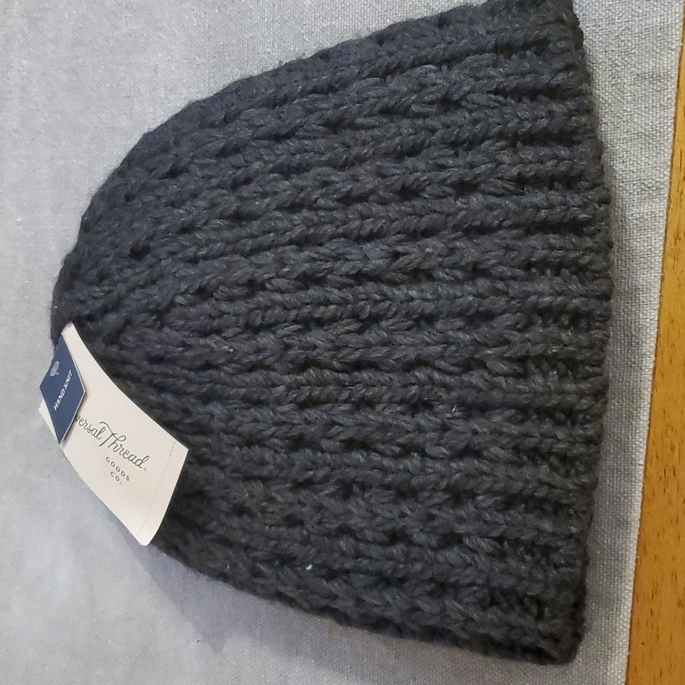 Universal Thread Hand knit hat..